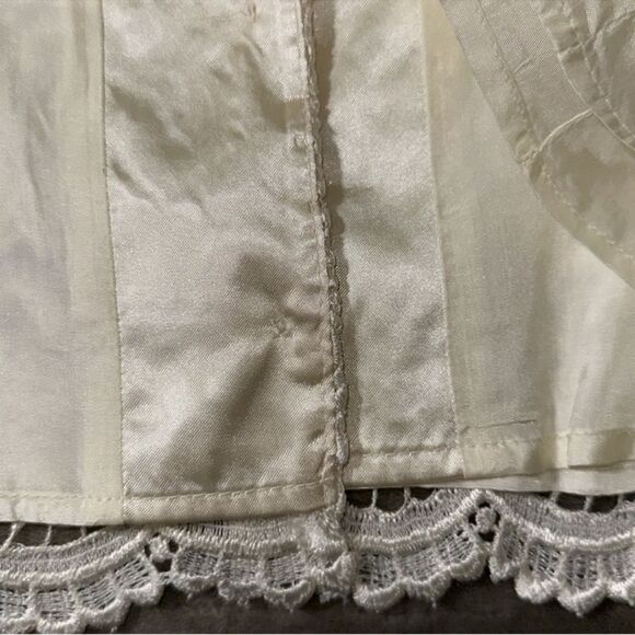 Talbots 18 Lux Lace Satin Button Back Elegant Embroidered Floral Top - Picture 9 of 10